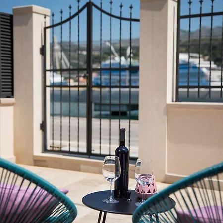 Bova Luxury 4*