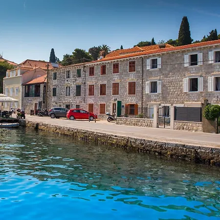 Bova Luxury Bed and Breakfast 4*